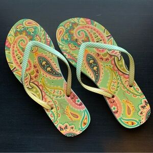 Vera Bradley Flip Flops - Size Large - Green/Pink/Yellow Paisley